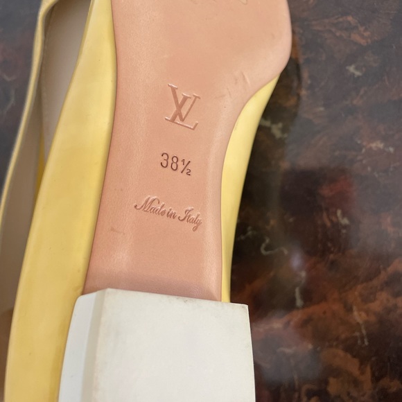 Louis Vuitton butterfly flats - Picture 5 of 8